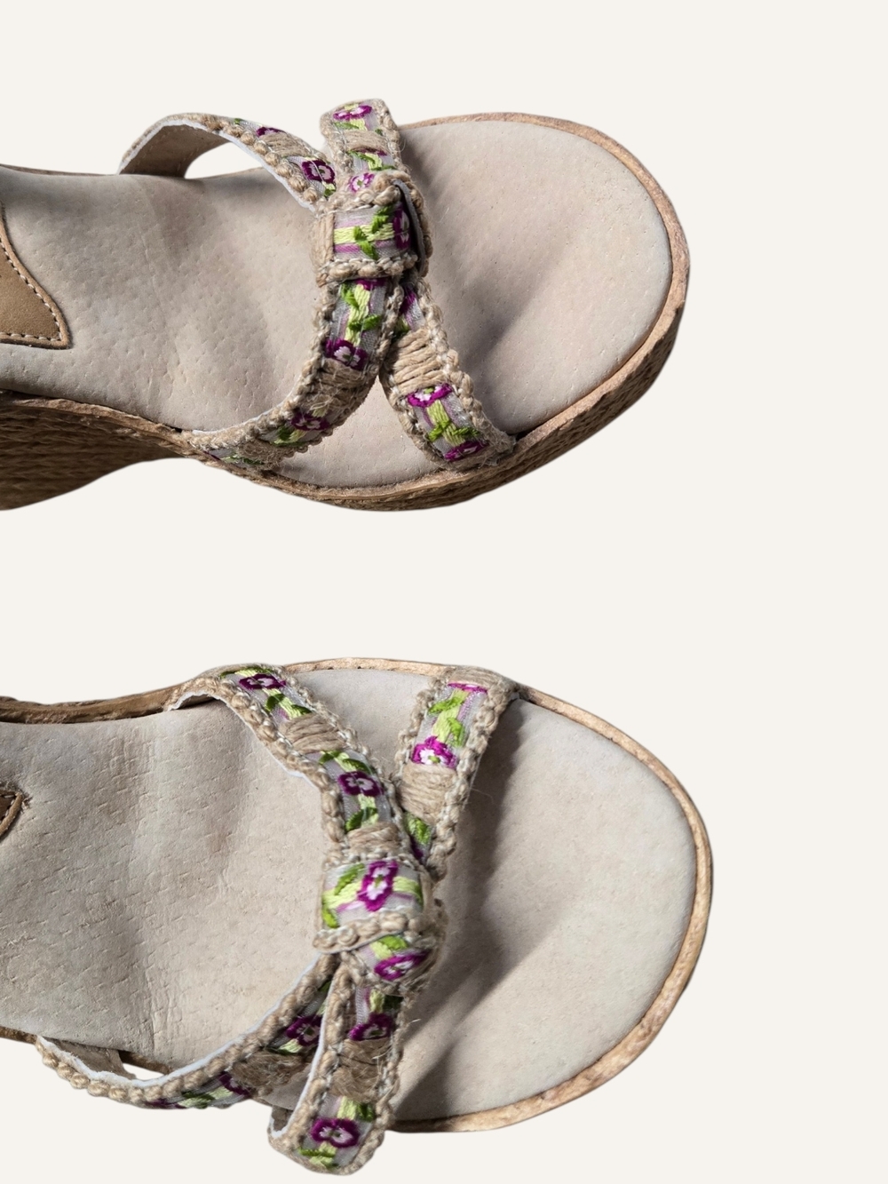 Y2k Tan Floral Embroidered Wedge Sandals! - Picture 3 of 5